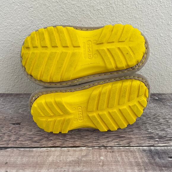 Crocs Faux Fur Boots Childrens Size 9 Sherpa Lined Snow Warm READ CONDITION - Picture 8 of 15